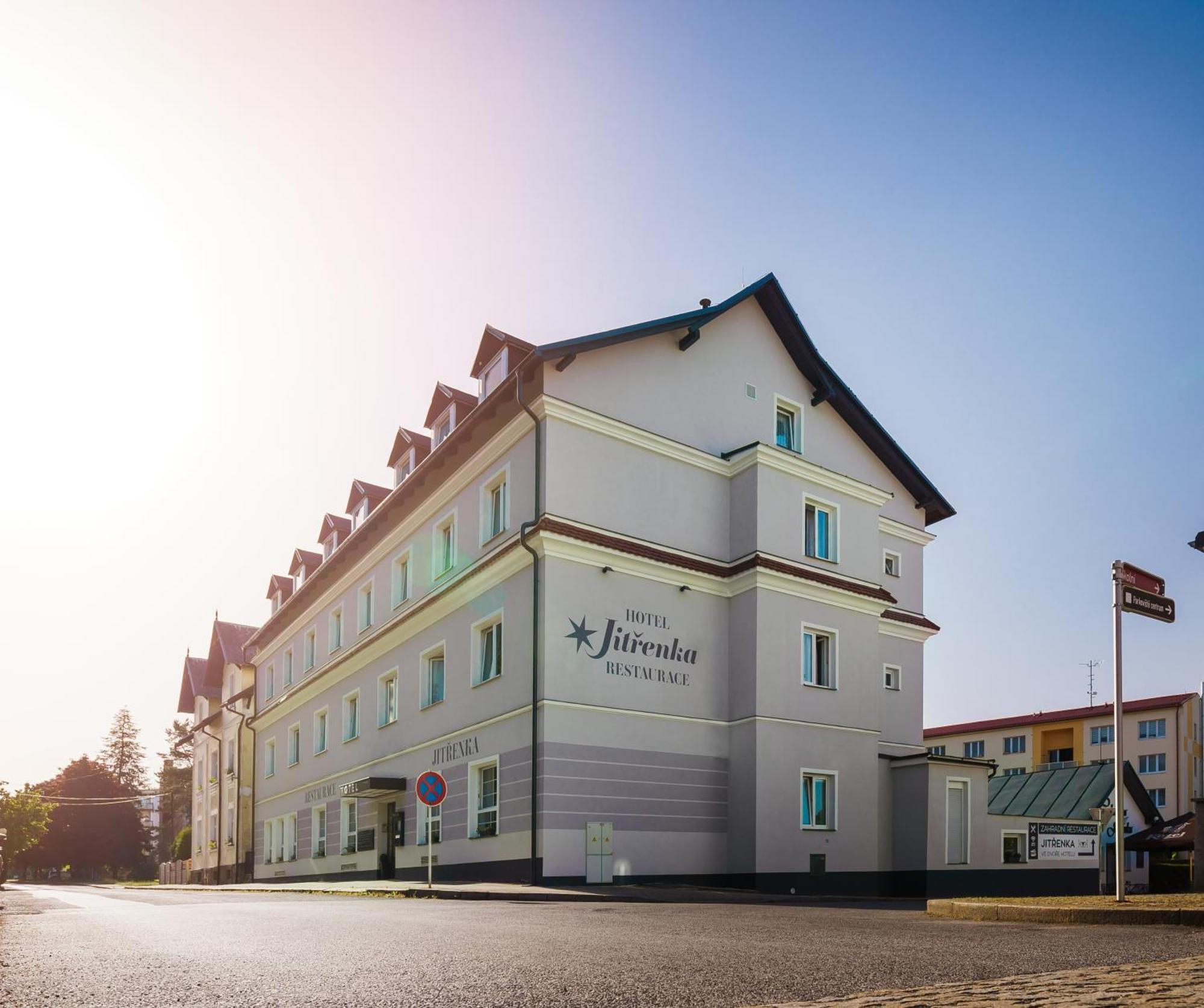 Hotel Jitrenka กอนสตันติโนวี ลาซเย ภายนอก รูปภาพ