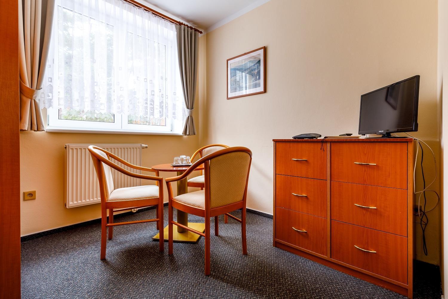 Hotel Jitrenka กอนสตันติโนวี ลาซเย ภายนอก รูปภาพ