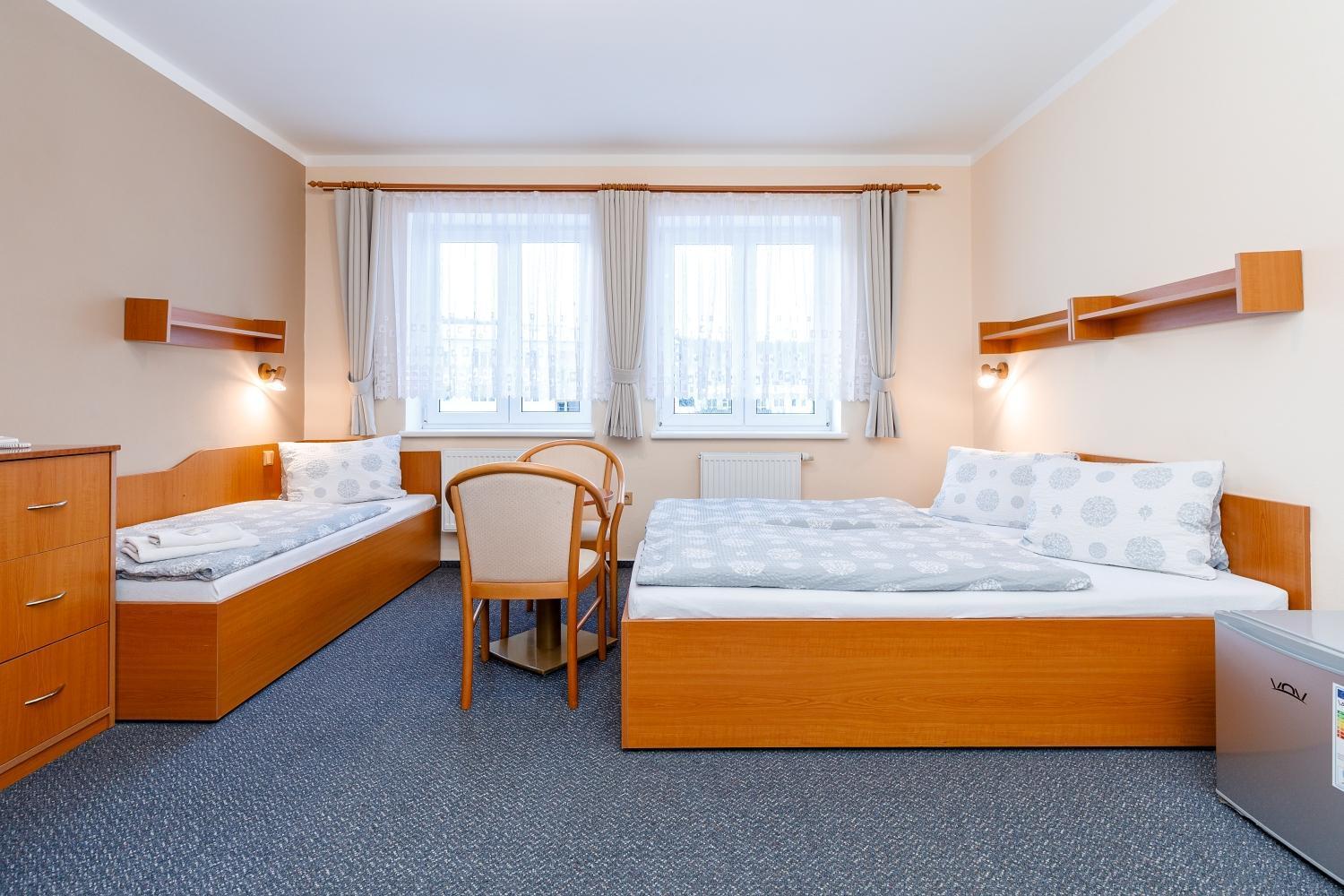 Hotel Jitrenka กอนสตันติโนวี ลาซเย ภายนอก รูปภาพ